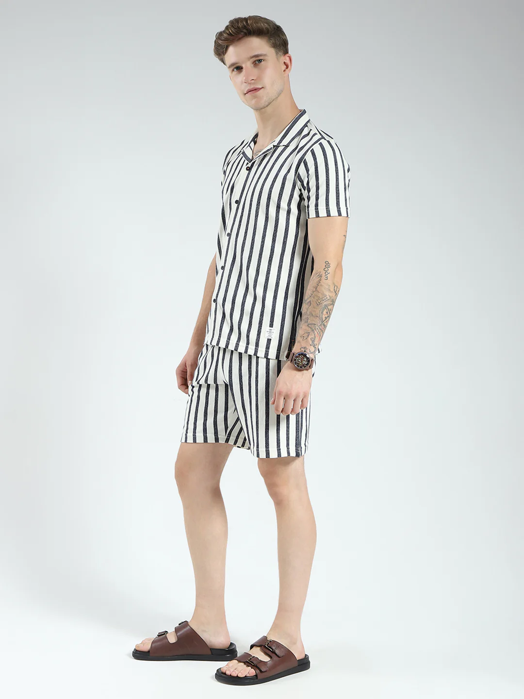 Men Off White Printed Collar Half Sleeve Bermuda Set - Image 3