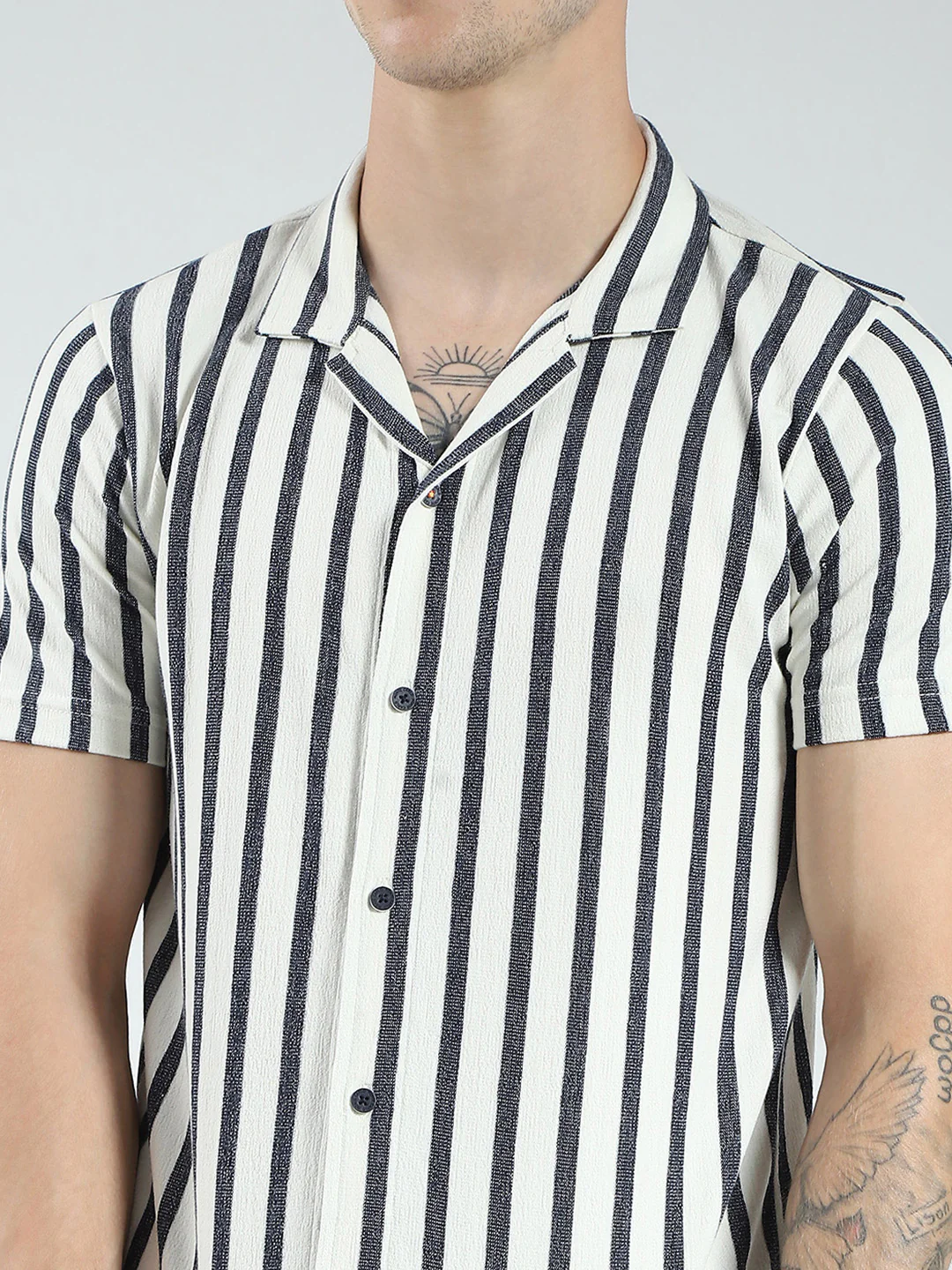 Men Off White Printed Collar Half Sleeve Bermuda Set - Image 7