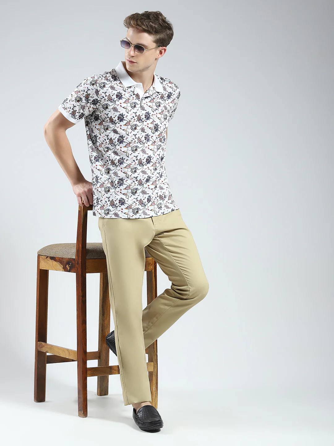 Men Off White Printed Collar Half Sleeve T-Shirt - Image 2