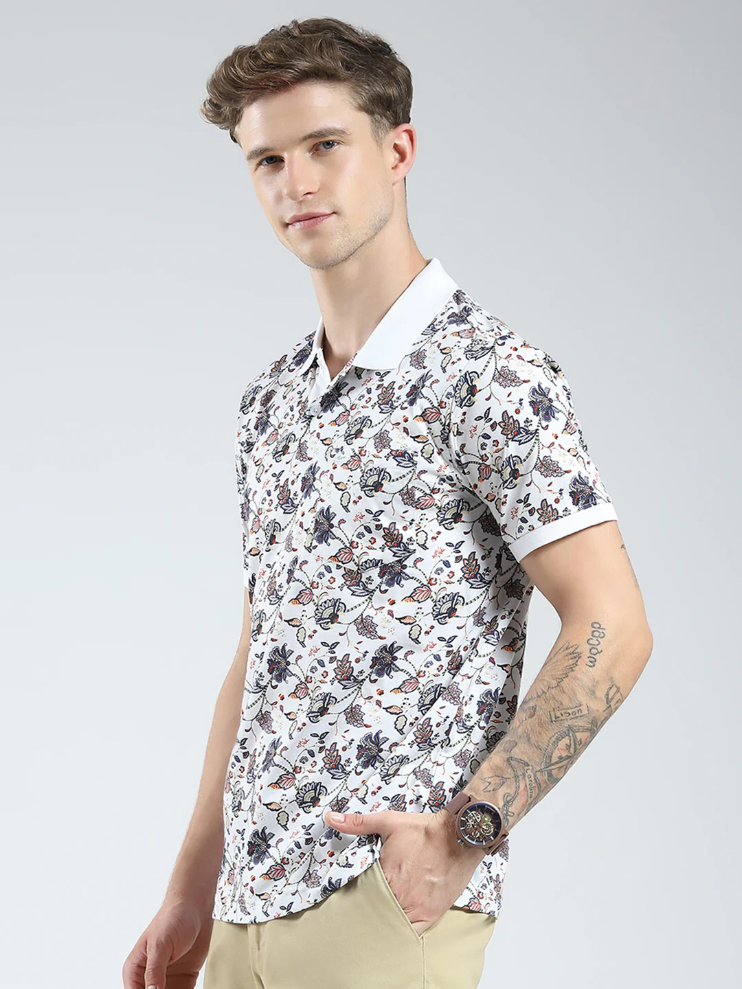 Men Off White Printed Collar Half Sleeve T-Shirt - Image 3