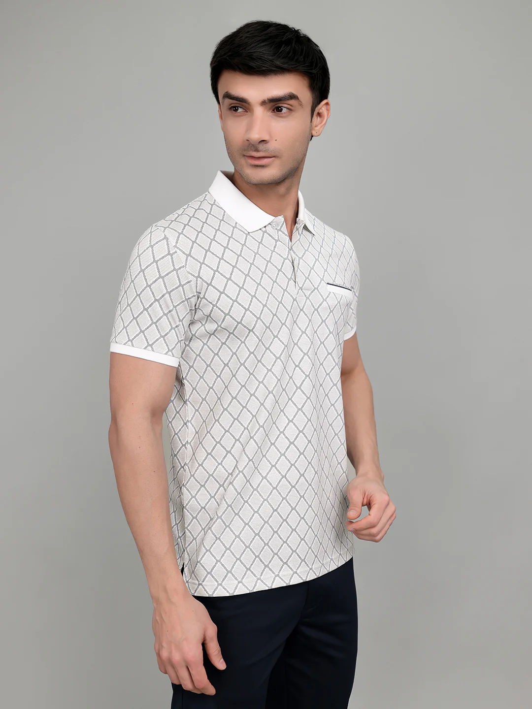 Men Off White Printed Collar Half Sleeve T-Shirt - Image 3