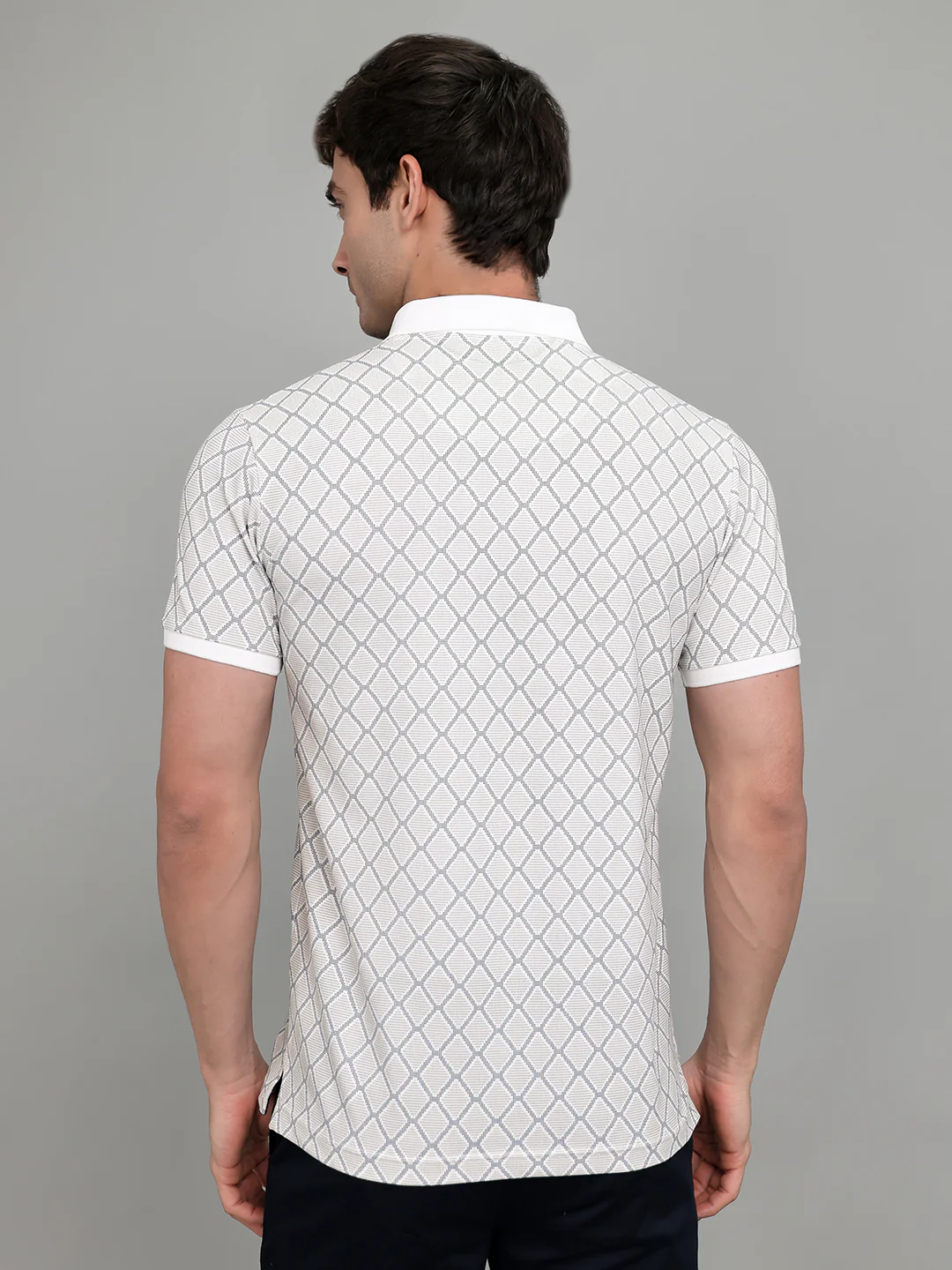 Men Off White Printed Collar Half Sleeve T-Shirt - Image 4