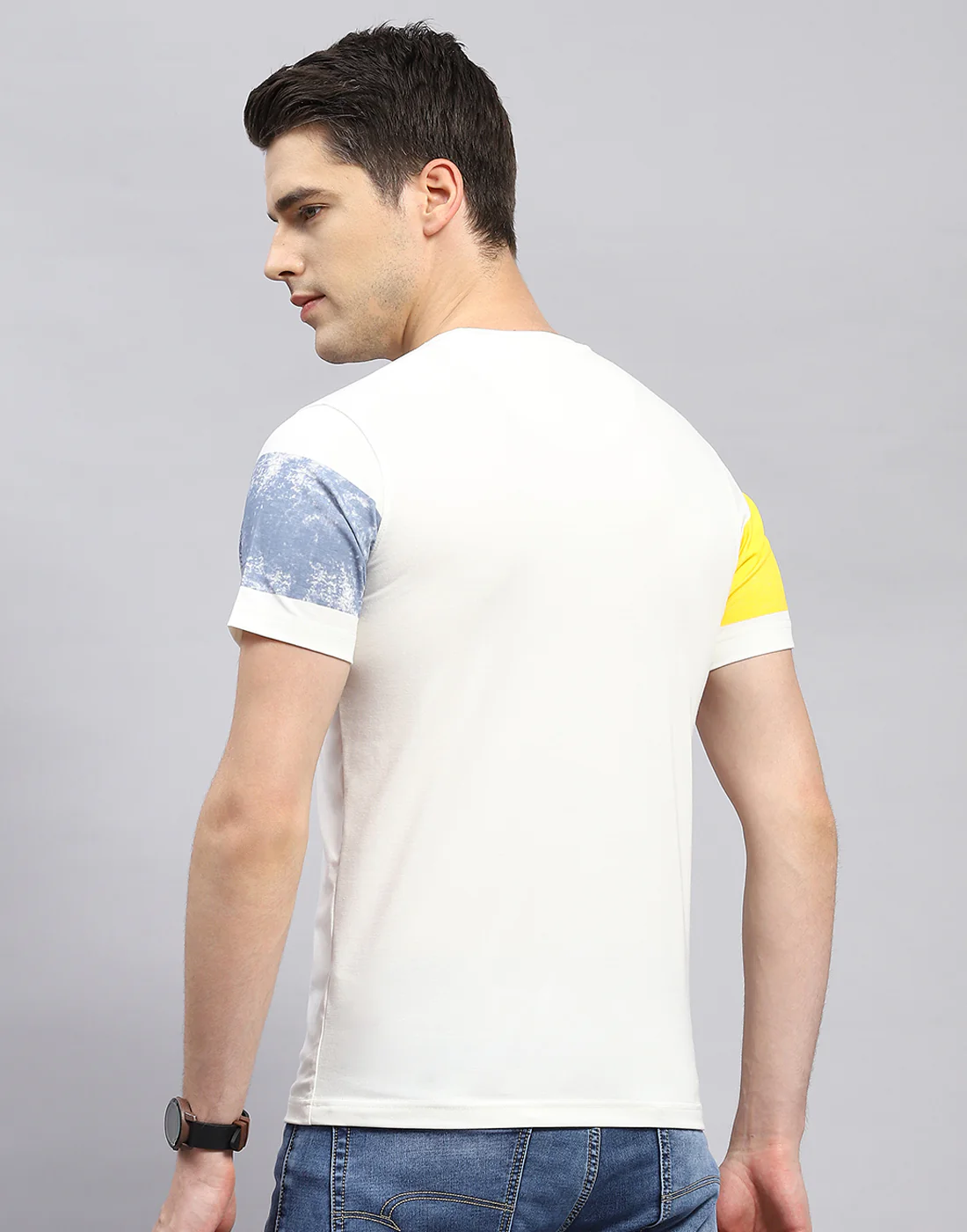 Men Off White Printed Round Neck Half Sleeve T-Shirt - Image 5