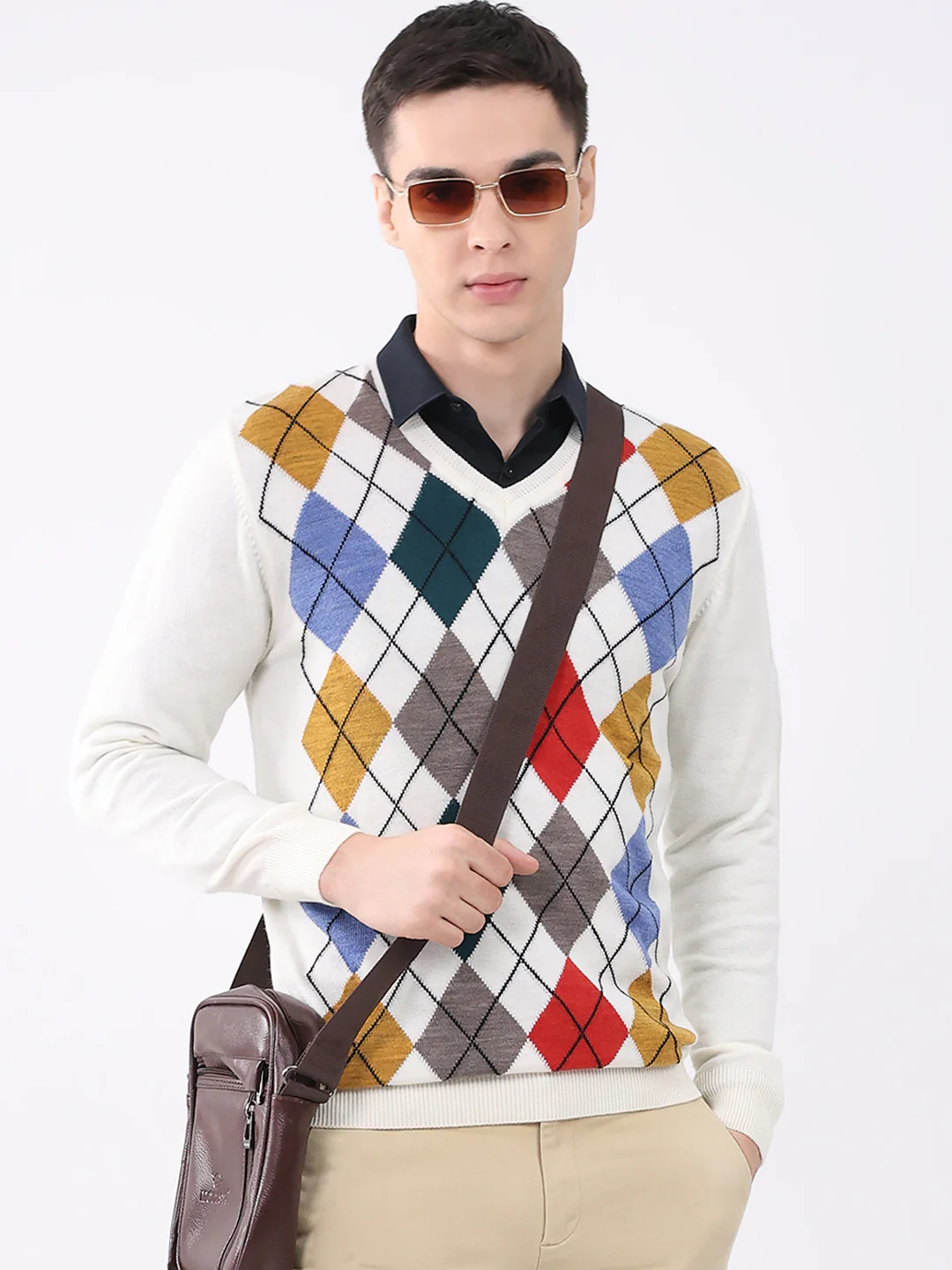Men Off White Self Design V Neck Full Sleeve Pullover - Image 6