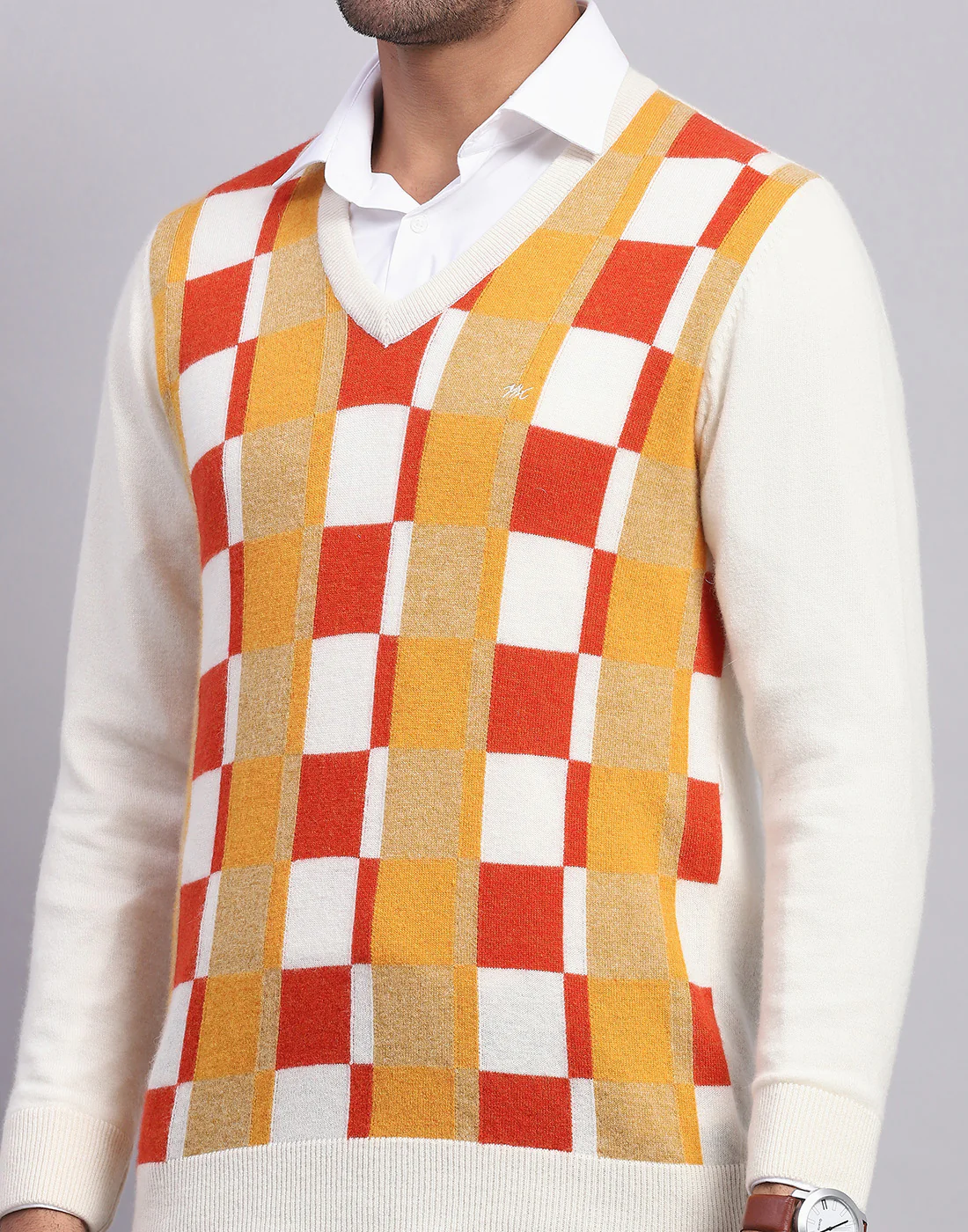 Men Off White Self Design V Neck Full Sleeve Pullover - Image 6