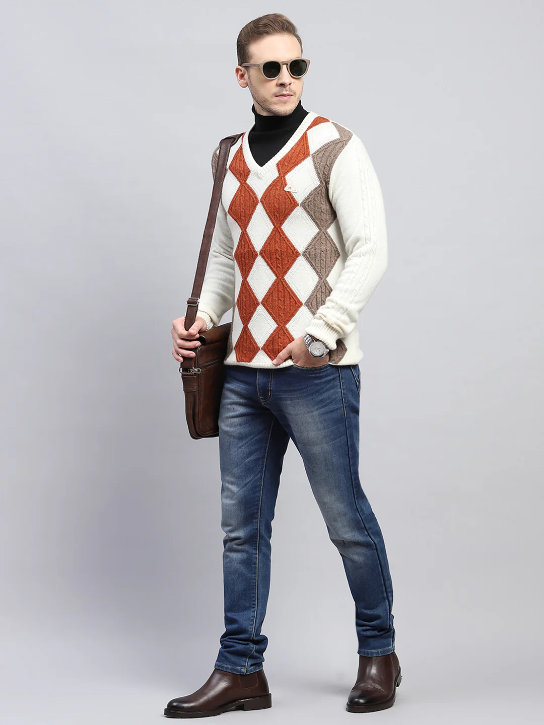 Men Off White Self Design V Neck Full Sleeve Pullover - Image 2