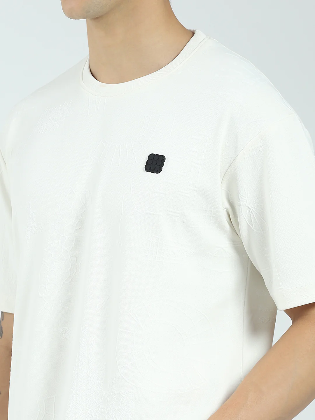Rock.it Men Off White Self Design Round Neck Half Sleeve T-Shirt - Image 7
