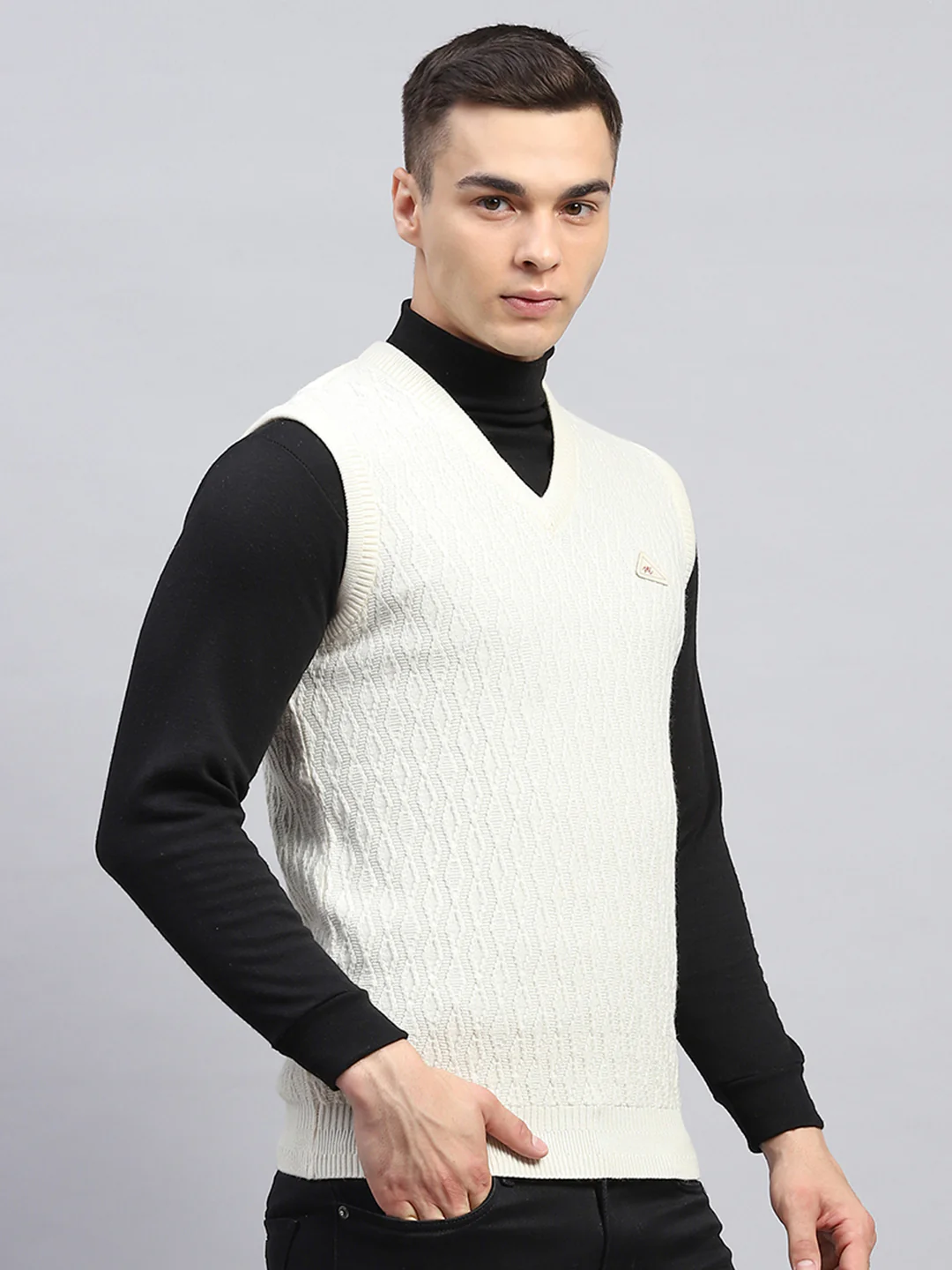 Men Off White Self Design V Neck Sleeveless Sweater - Image 4