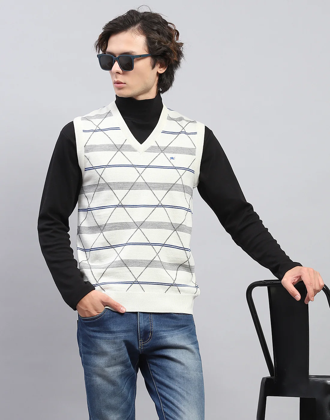 Men Off White Self Design V Neck Sleeveless Sweater - Image 6