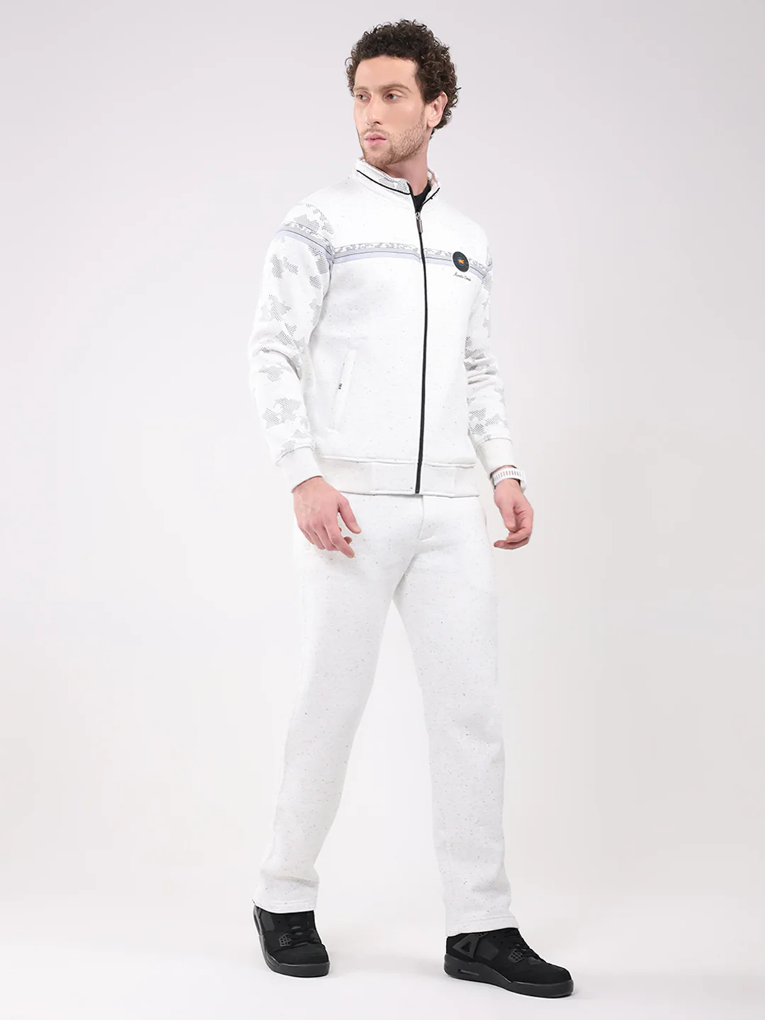 Men Off White Solid Collar Full Sleeve Winter Tracksuit - Image 4