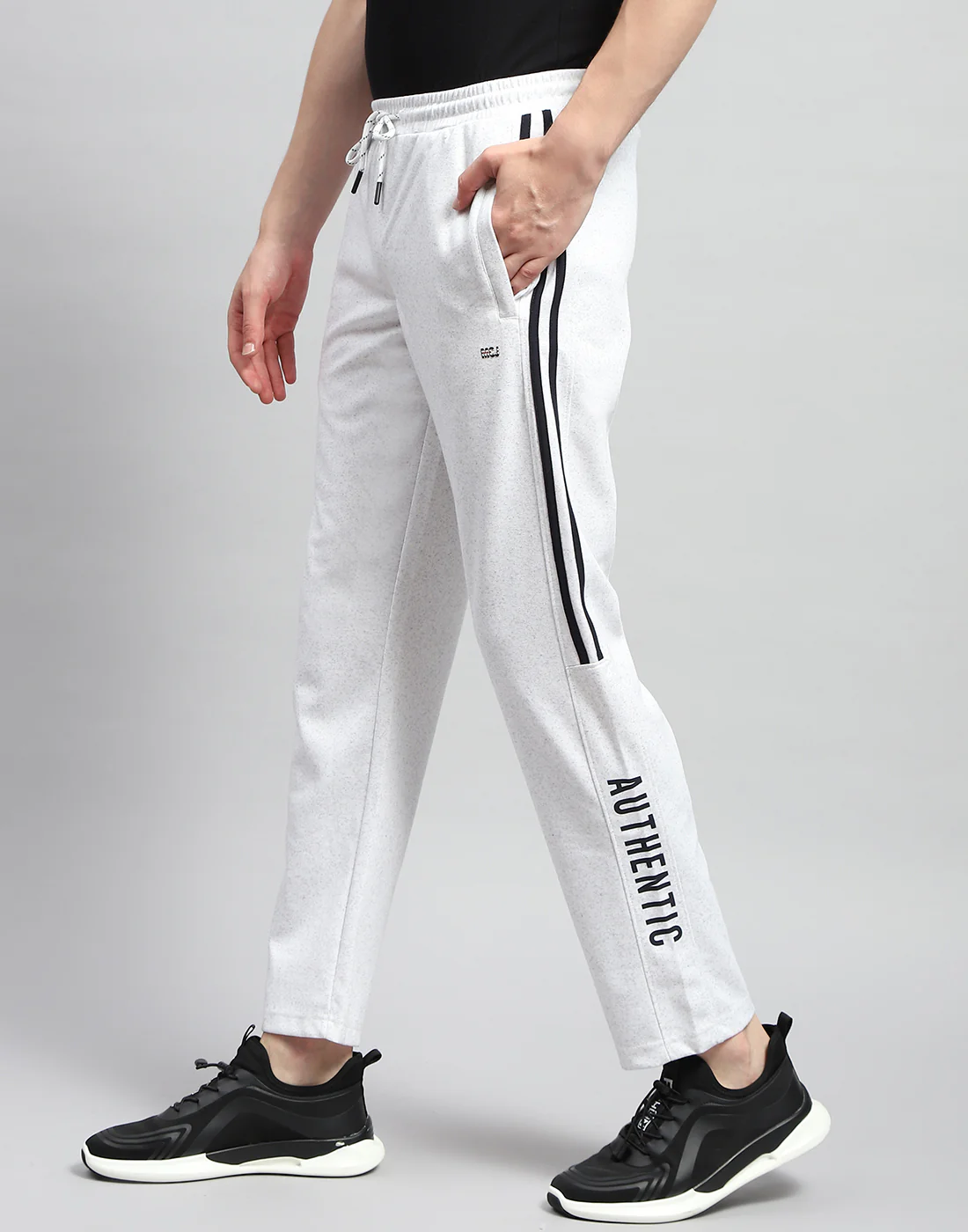 Men Off White Solid Regular Fit Lower - Image 4