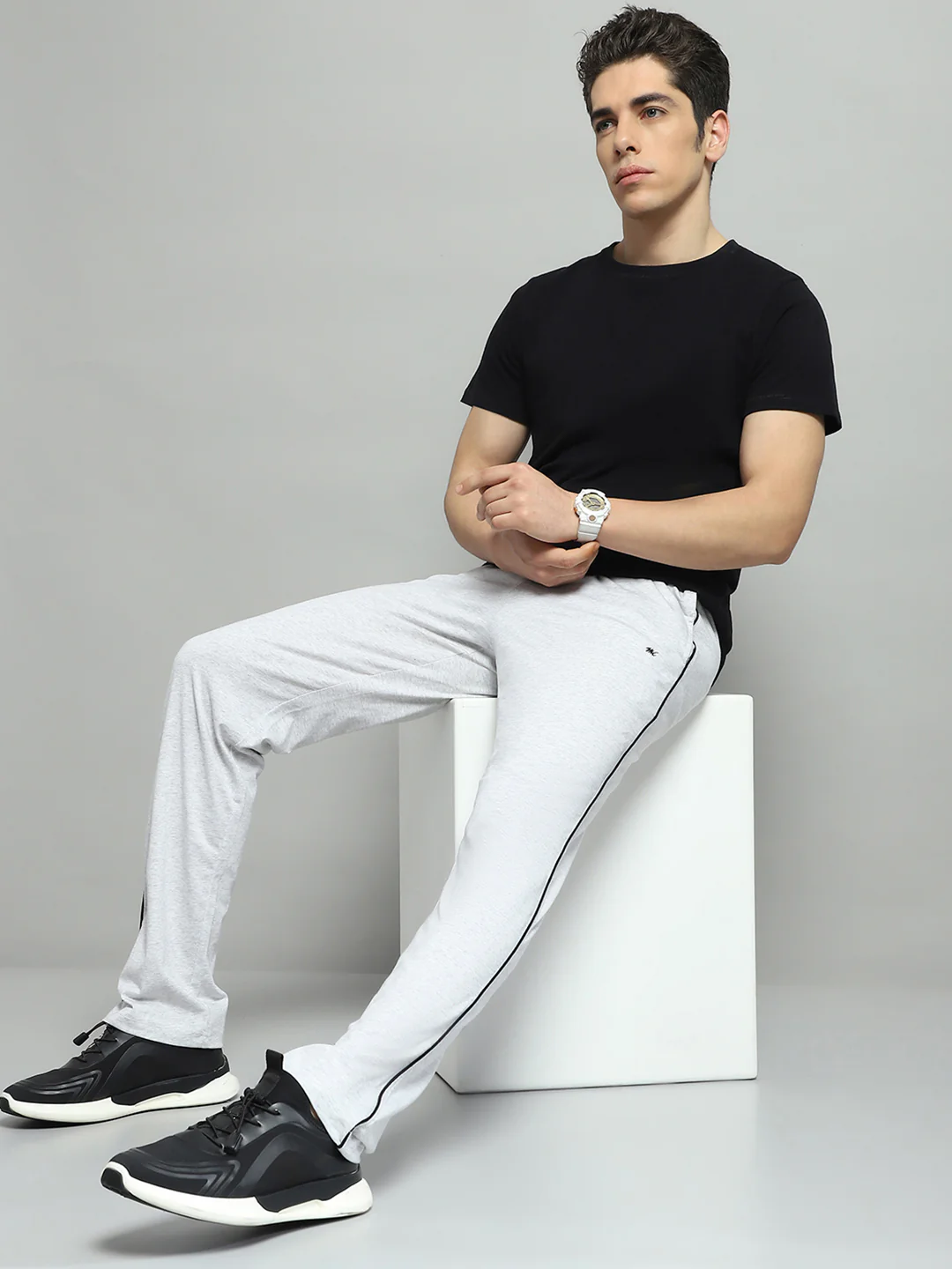 Men Off White Solid Regular Fit Lower - Image 2