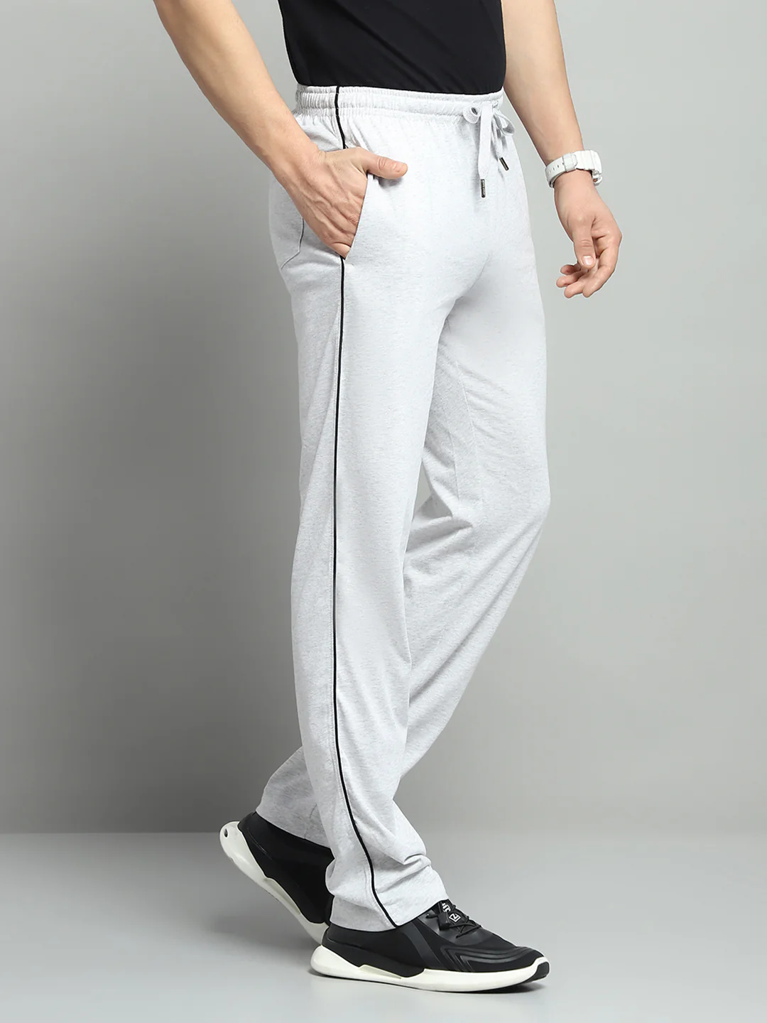 Men Off White Solid Regular Fit Lower - Image 4