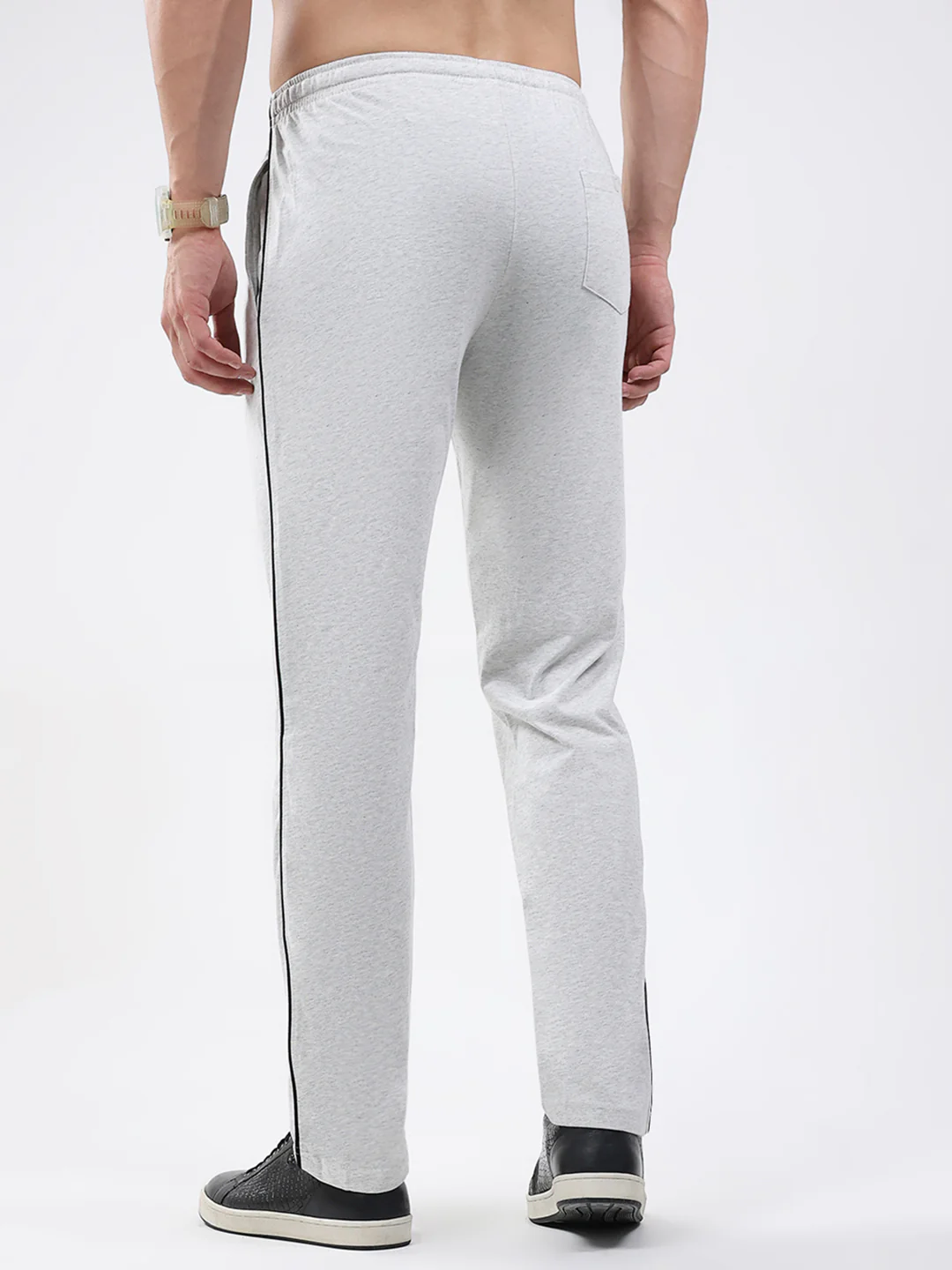 Men Off White Solid Regular Fit Lower - Image 5