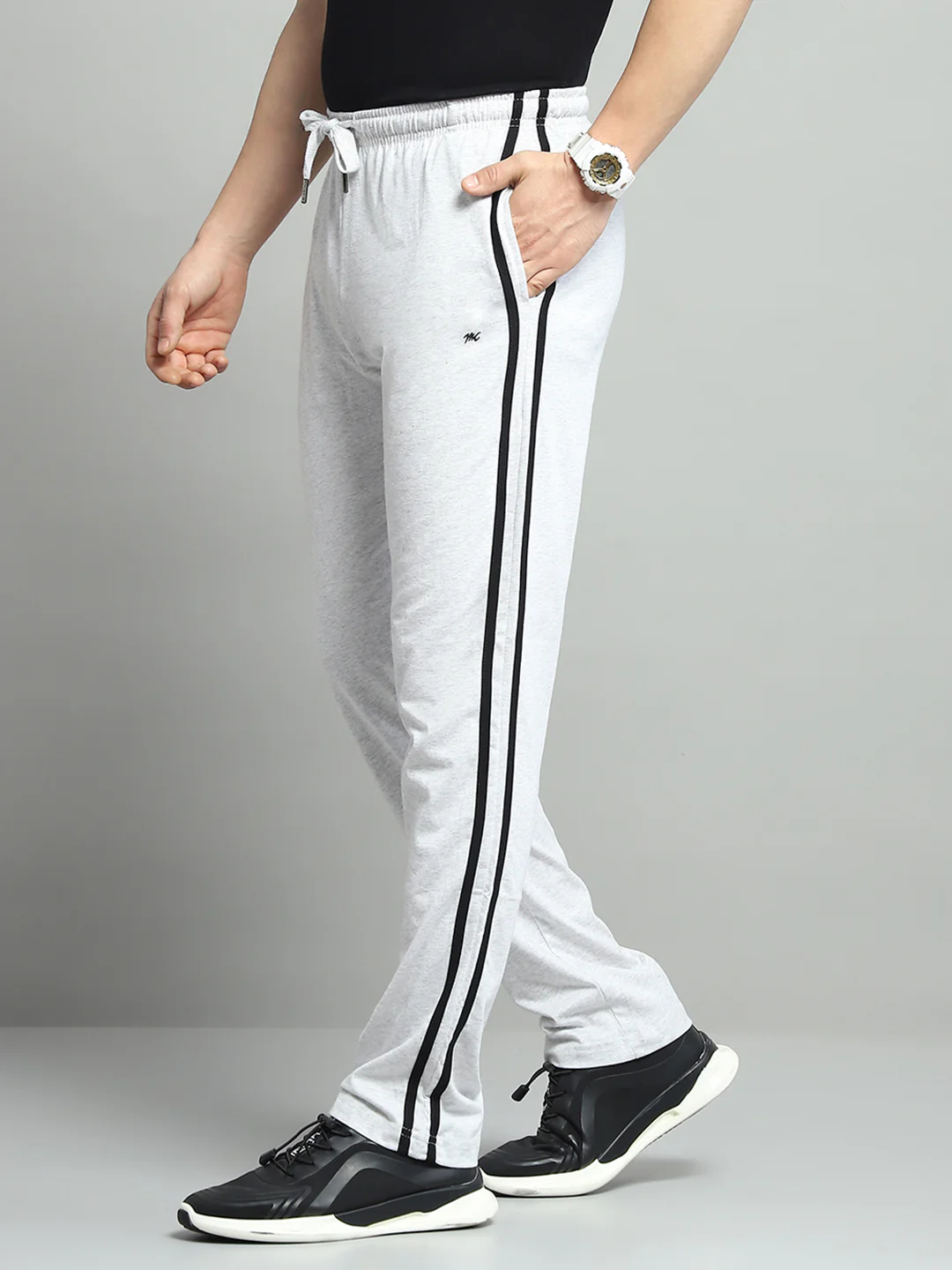 Men Off White Solid Regular Fit Lower - Image 3