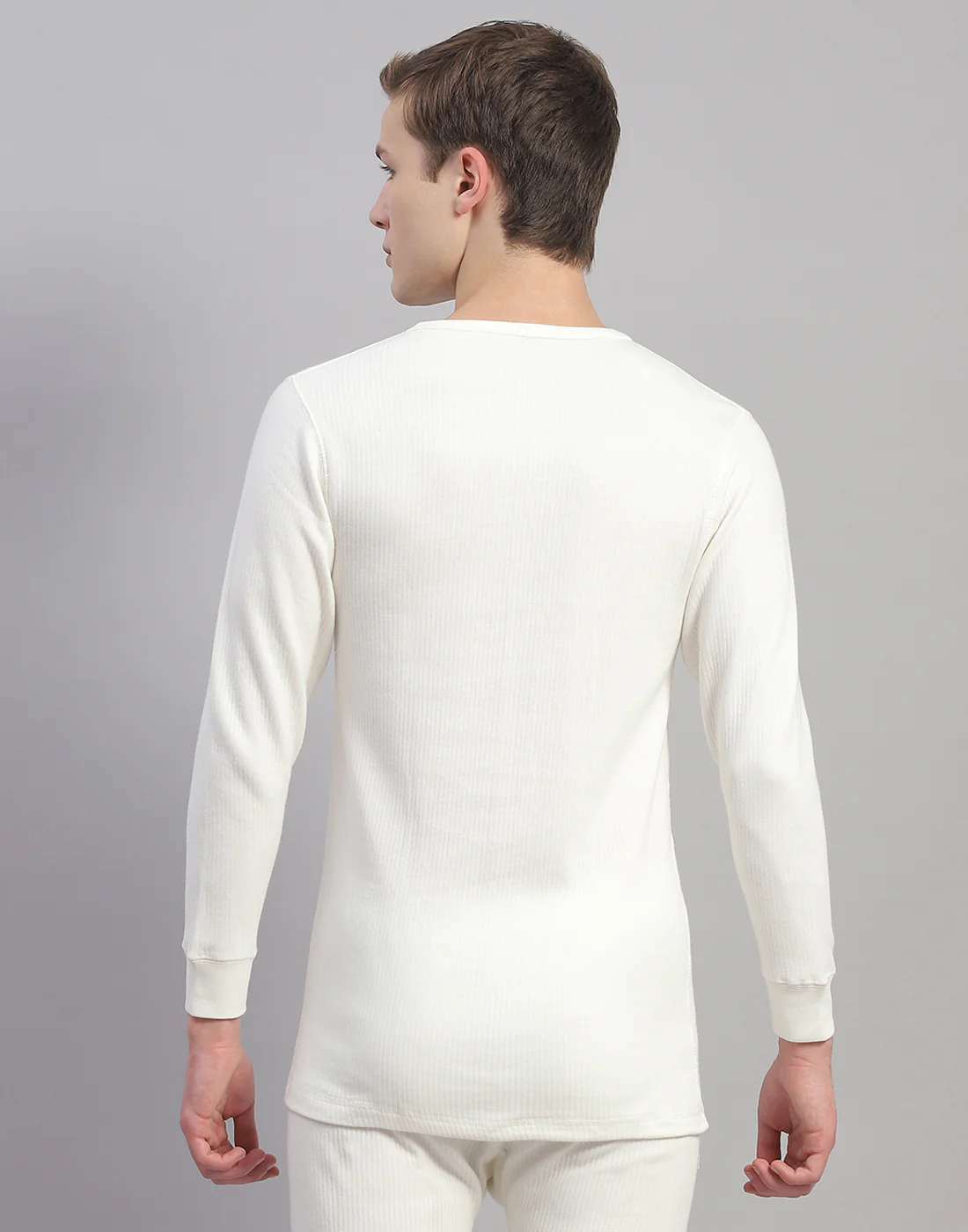 Men Off White Solid Round Neck Full Sleeve Thermal Vest - Image 5