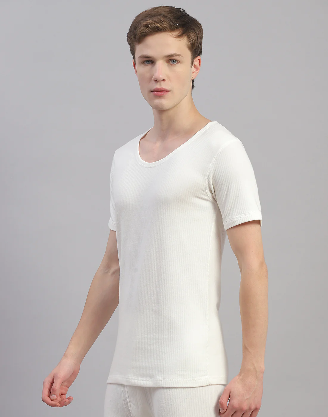 Men Off White Solid Round Neck Half Sleeve Thermal Vest - Image 3