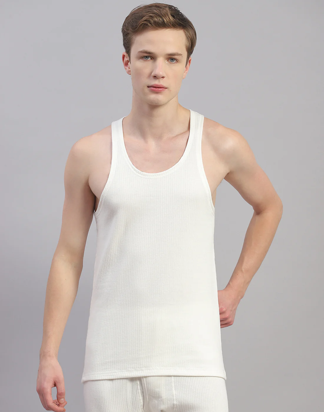 Men Off White Solid Round Neck Sleeveless Thermal Vest - Image 2