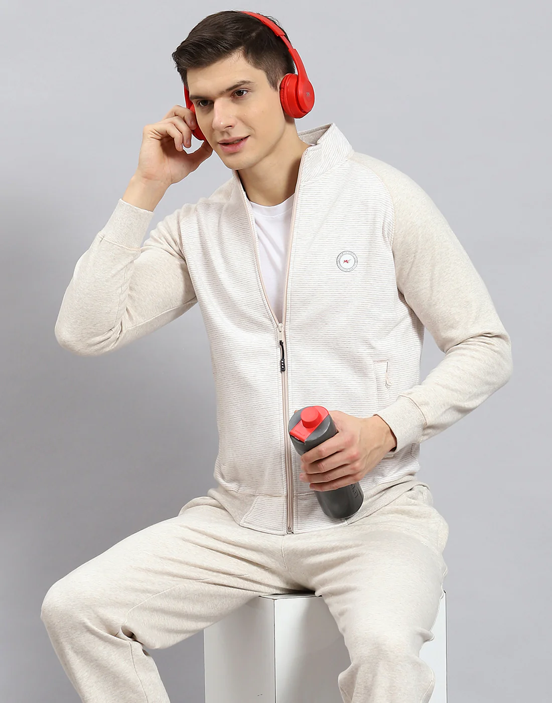 Men Off White Solid Stand Collar Full Sleeve Tracksuit - Image 2