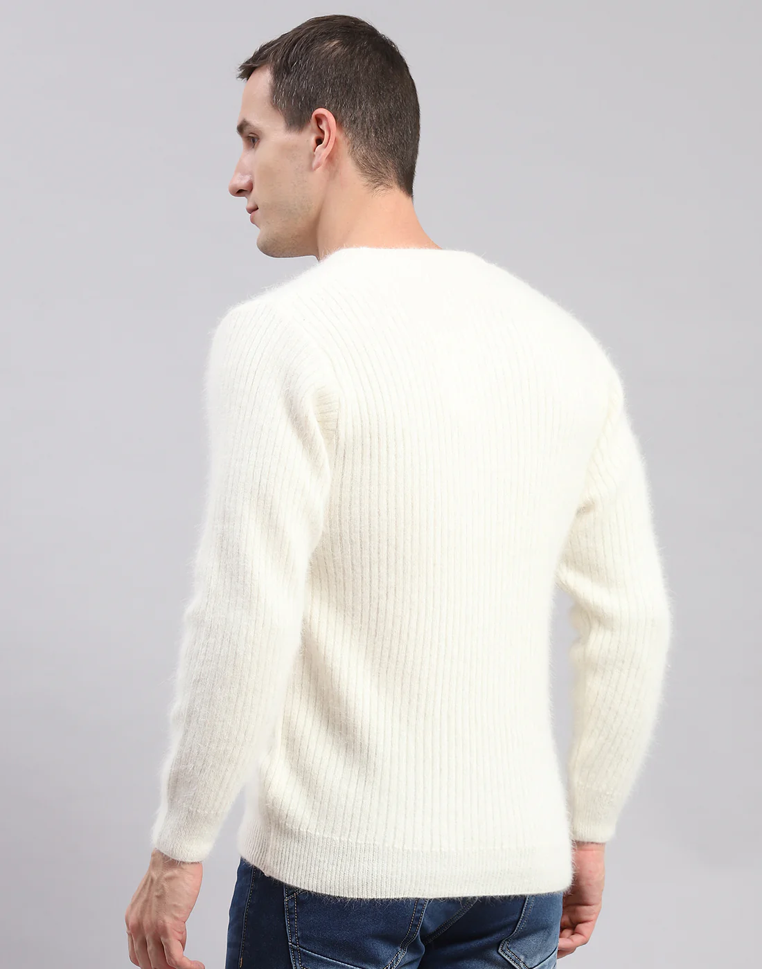 Men Off White Solid V Neck Full Sleeve Pullover - Image 4