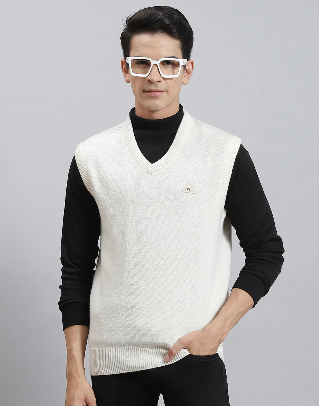 Men Off White Solid V Neck Sleeveless Sweater - Image 2