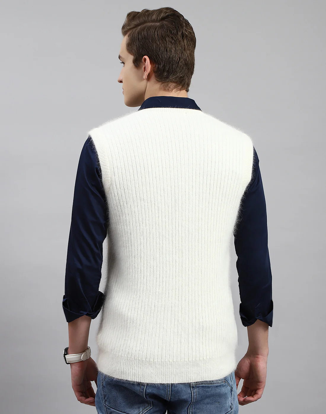 Men Off White Solid V Neck Sleeveless Sweater - Image 5