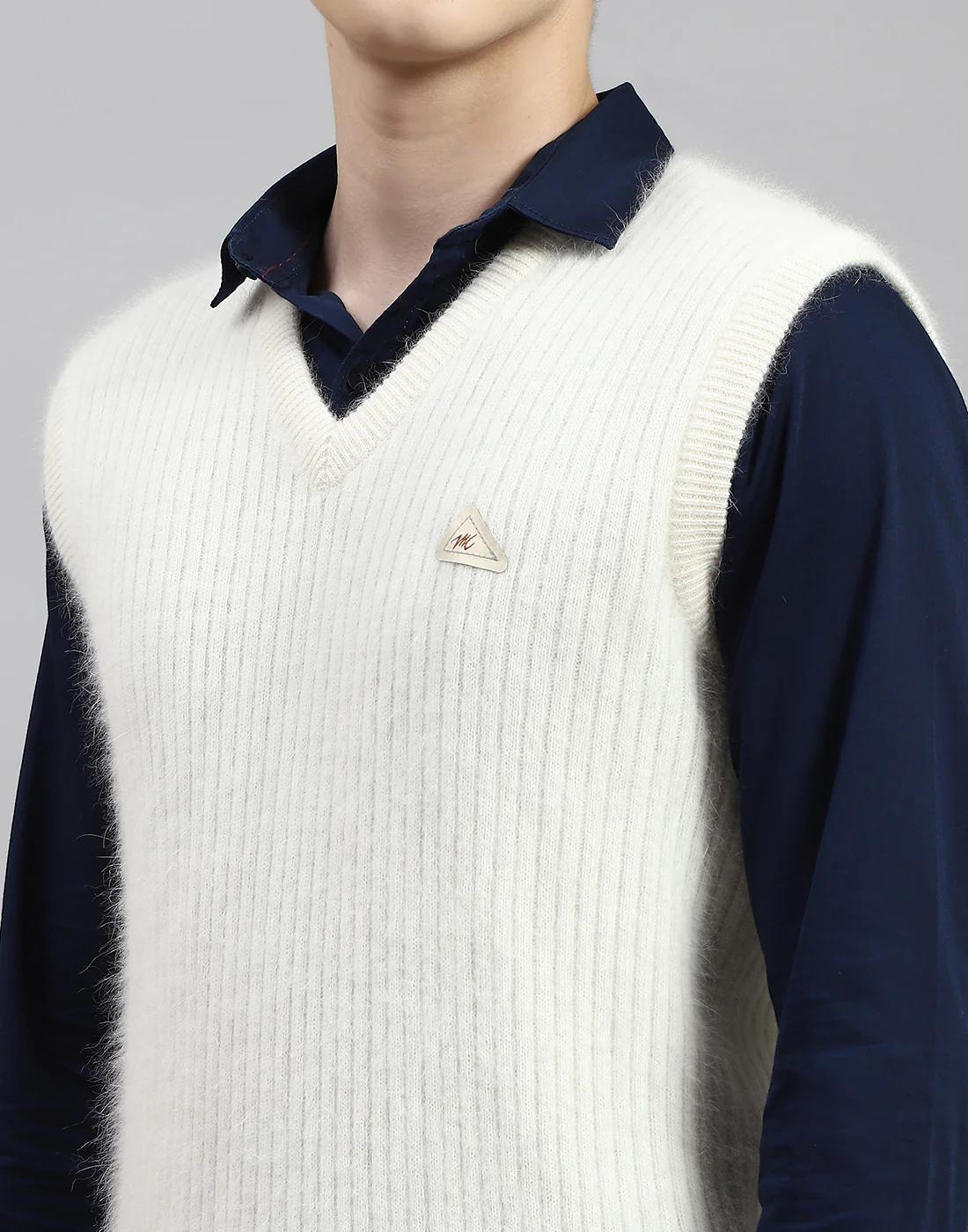 Men Off White Solid V Neck Sleeveless Sweater - Image 6