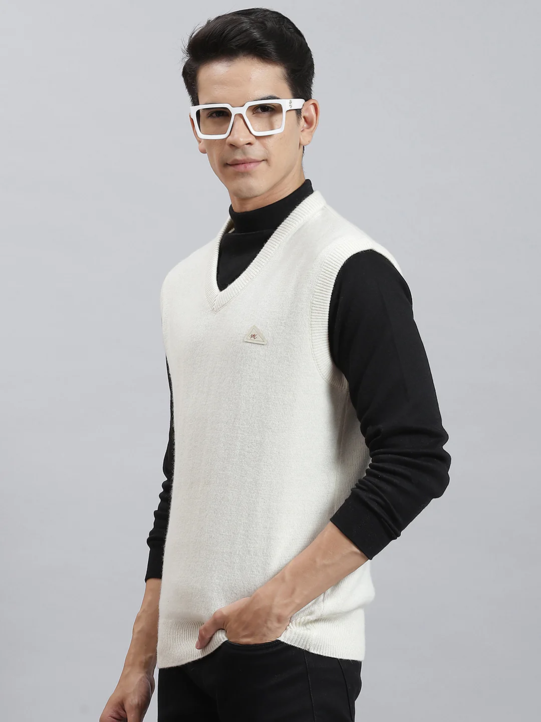 Men Off White Solid V Neck Sleeveless Sweaters/Pullovers - Image 3