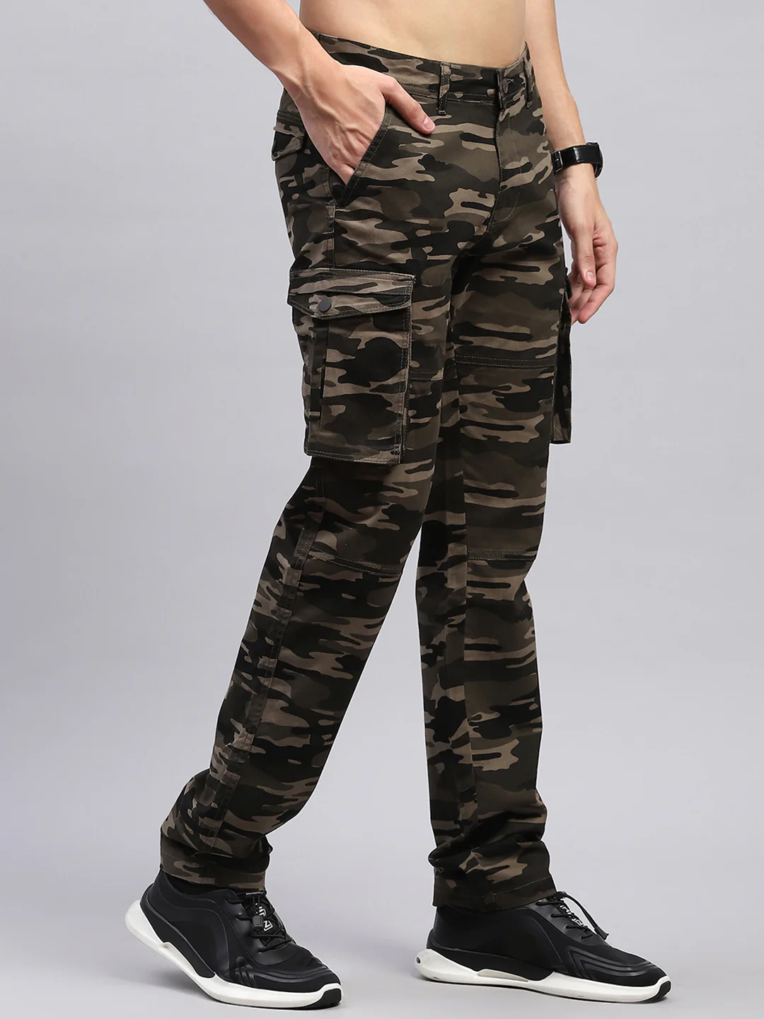 Men Olive Printed Cargo Cargo - Image 4