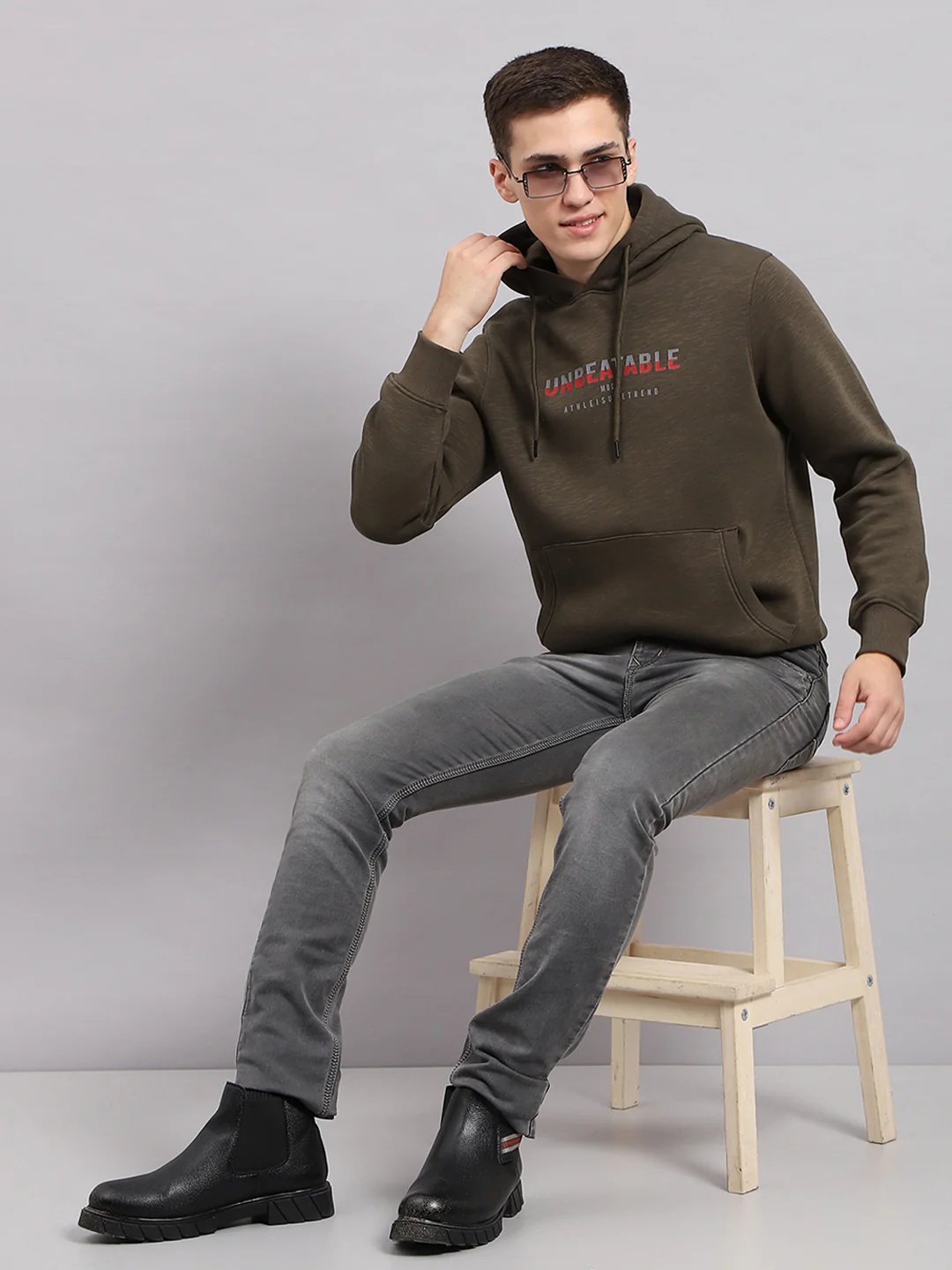 Men Olive Printed Hooded Full Sleeve Sweatshirt - Image 2