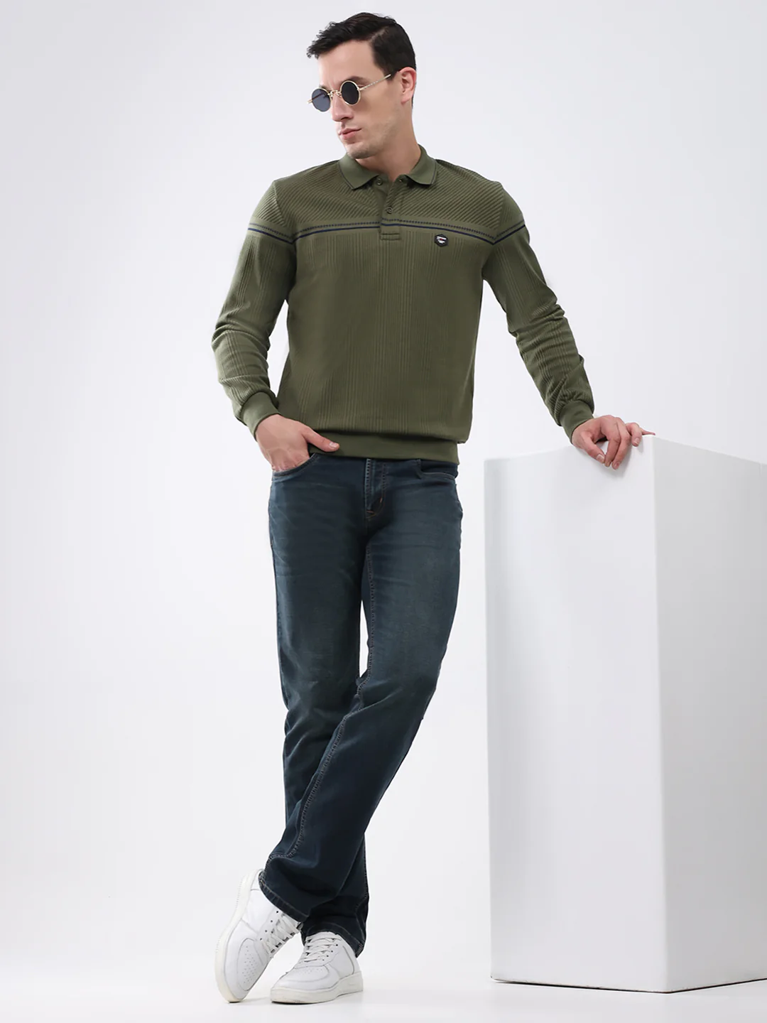 Men Olive Self Design Collar Full Sleeve Winter T-Shirt - Image 2