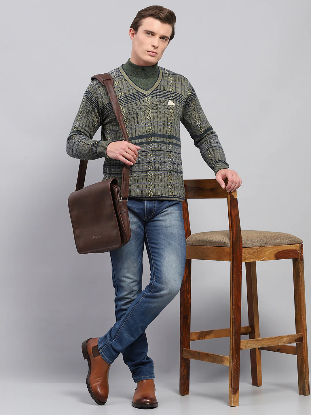 Men Olive Self Design V Neck Full Sleeve Pullover - Image 2