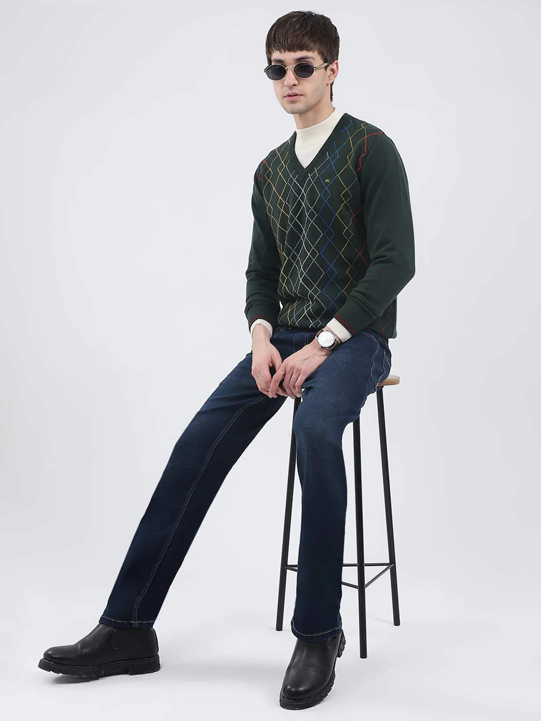 Men Olive Self Design V Neck Full Sleeve Pullover - Image 2