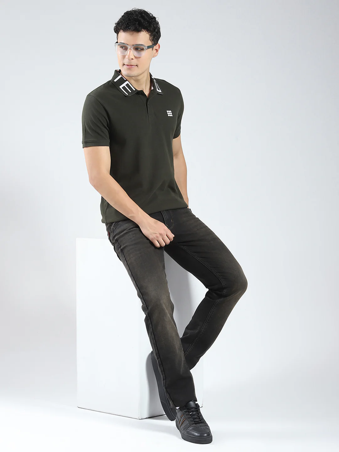 Rock.it Men Olive Solid Collar Half Sleeve T-Shirt - Image 2