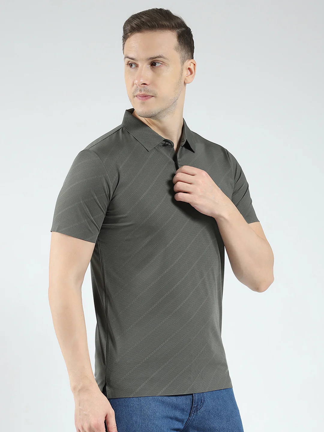 Men Olive Solid Collar Half Sleeve T-Shirt - Image 4