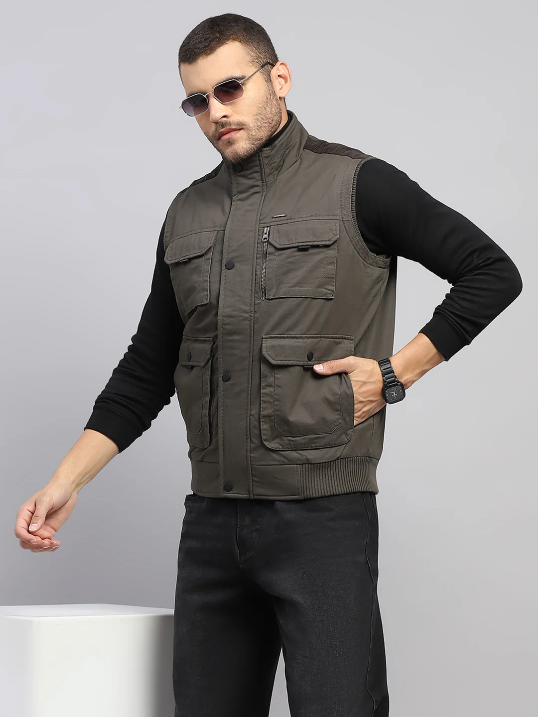 Men Olive Solid Collar Sleeveless Jacket - Image 6