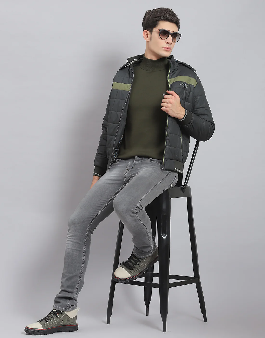 Men Olive Solid Hooded Full Sleeve Jacket - Image 2