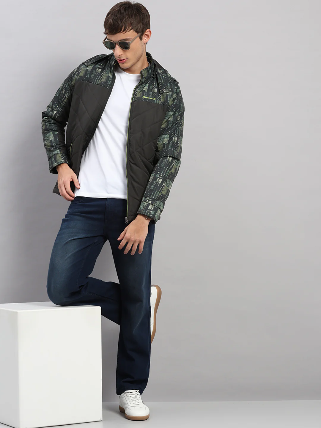 Men Olive Solid Hooded Full Sleeve Jacket - Image 2