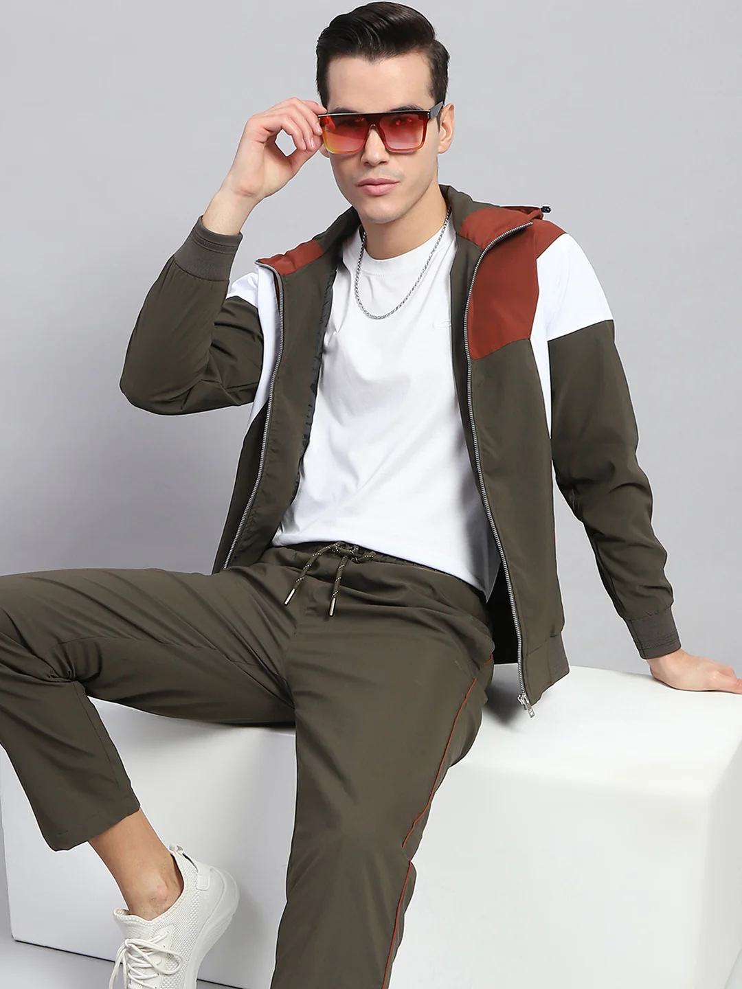 Men Olive Solid Hooded Full Sleeve Winter Tracksuit - Image 6
