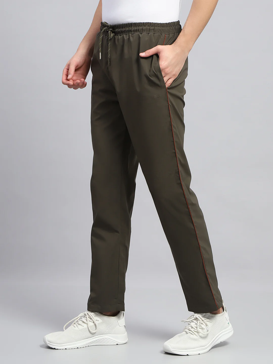 Men Olive Solid Hooded Full Sleeve Winter Tracksuit - Image 7