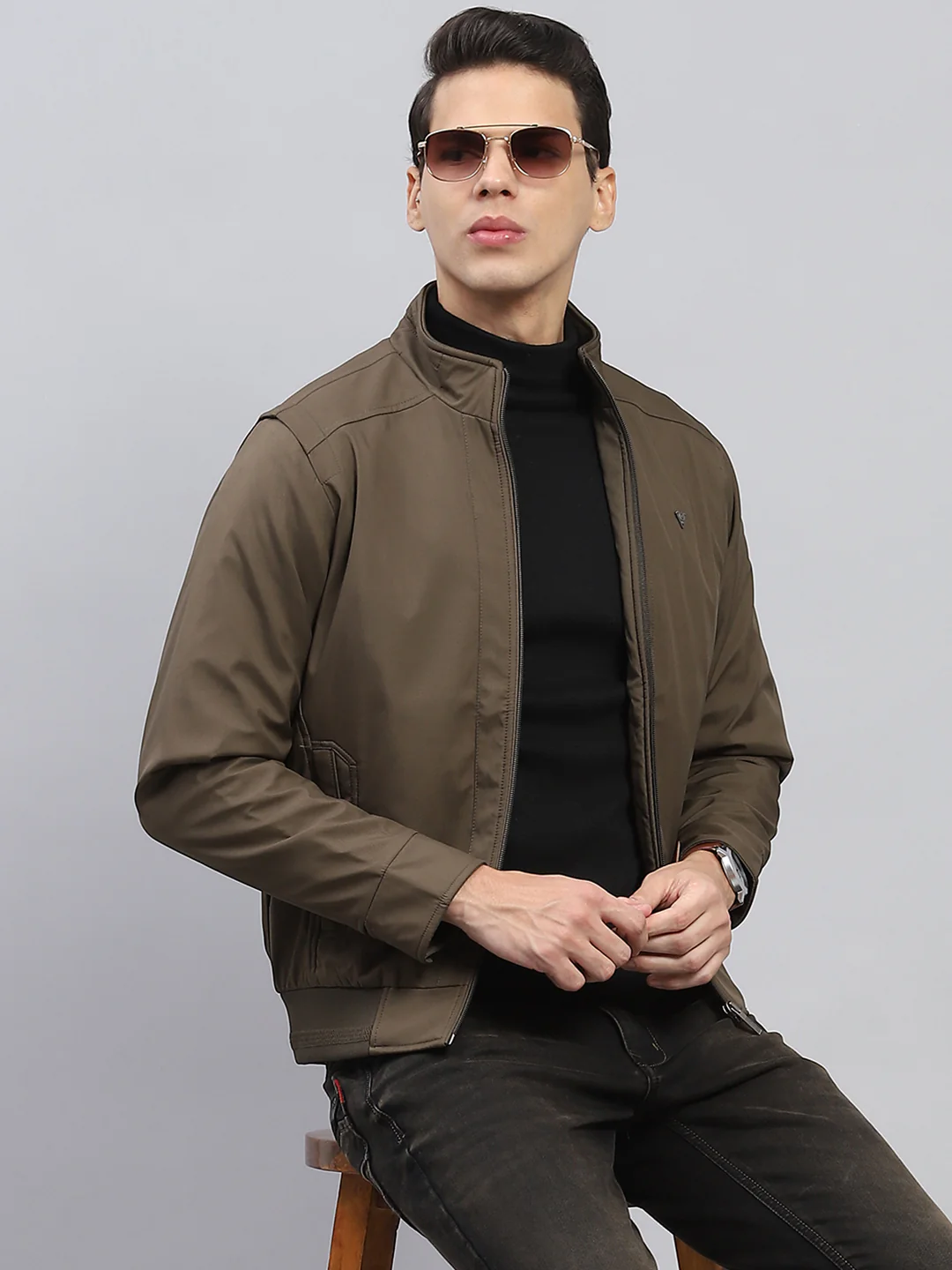 Men Olive Solid Mock Neck Full Sleeve Jacket - Image 6