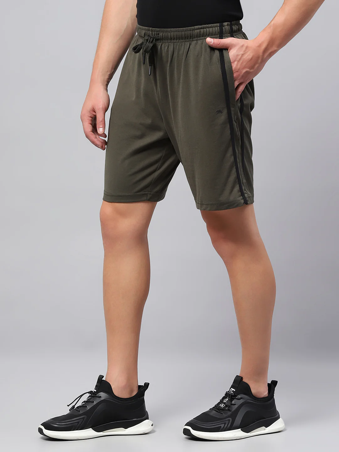 Men Olive Solid Regular Fit Bermuda - Image 3
