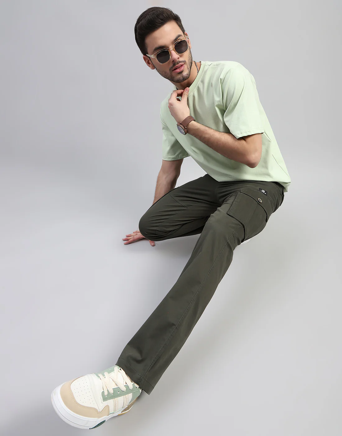 Rock.it Men Olive Solid Regular Fit Cargo - Image 2