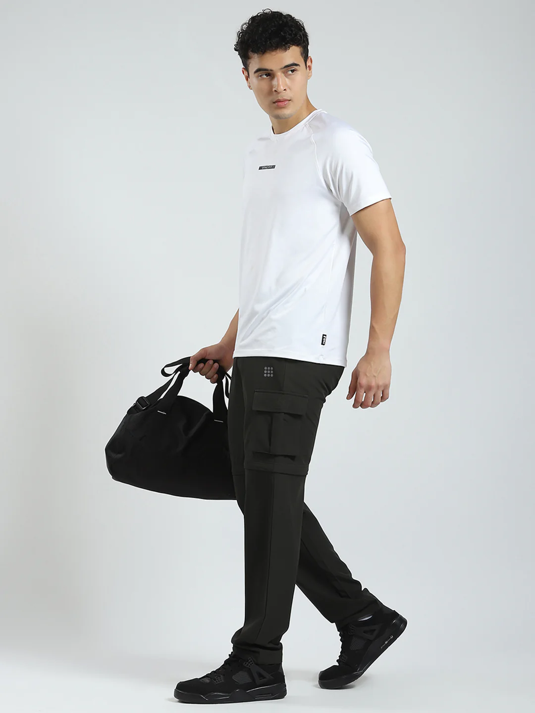 Rock.it Men Olive Solid Regular Fit Cargo - Image 2