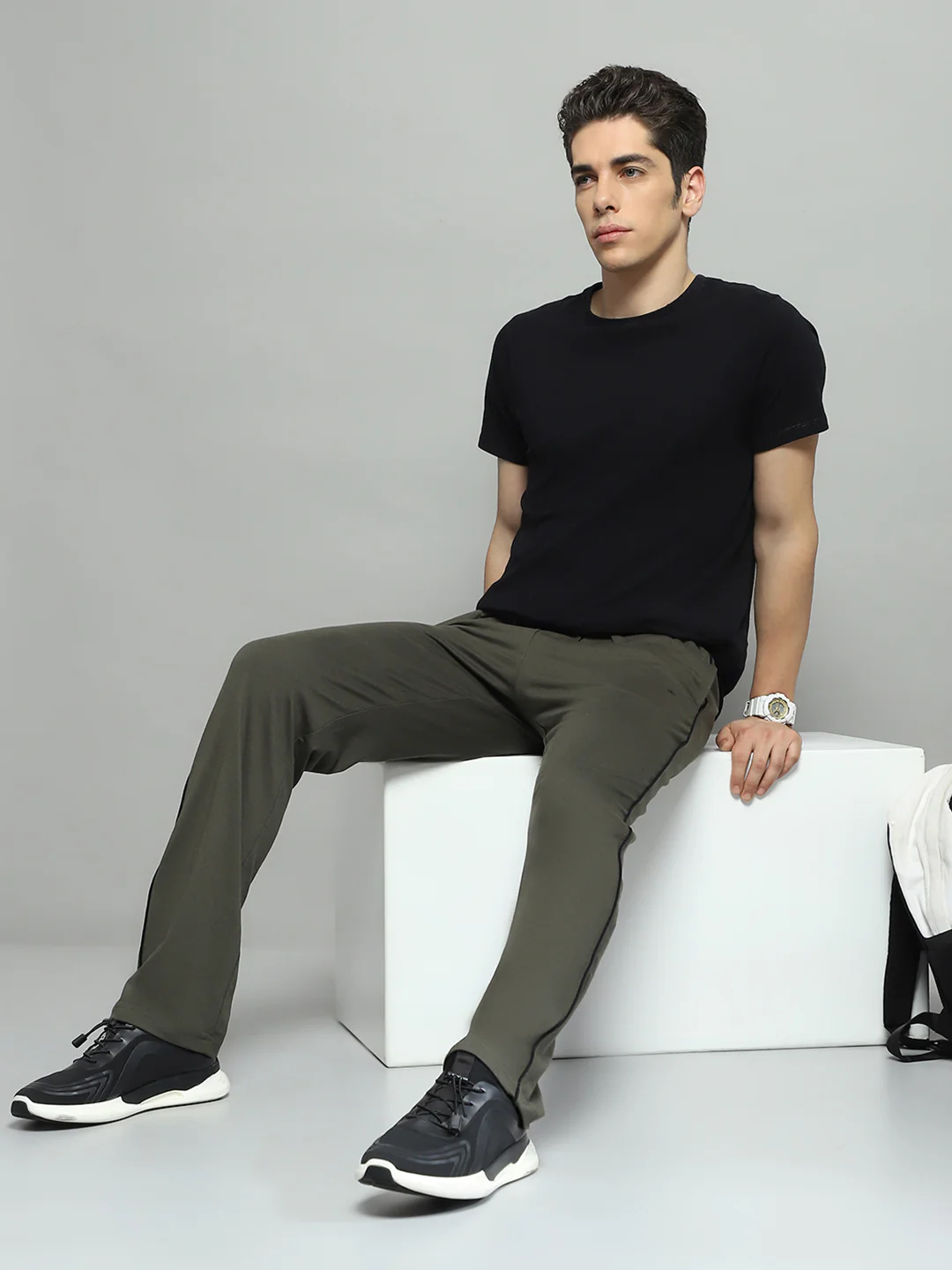 Men Olive Solid Regular Fit Lower - Image 2