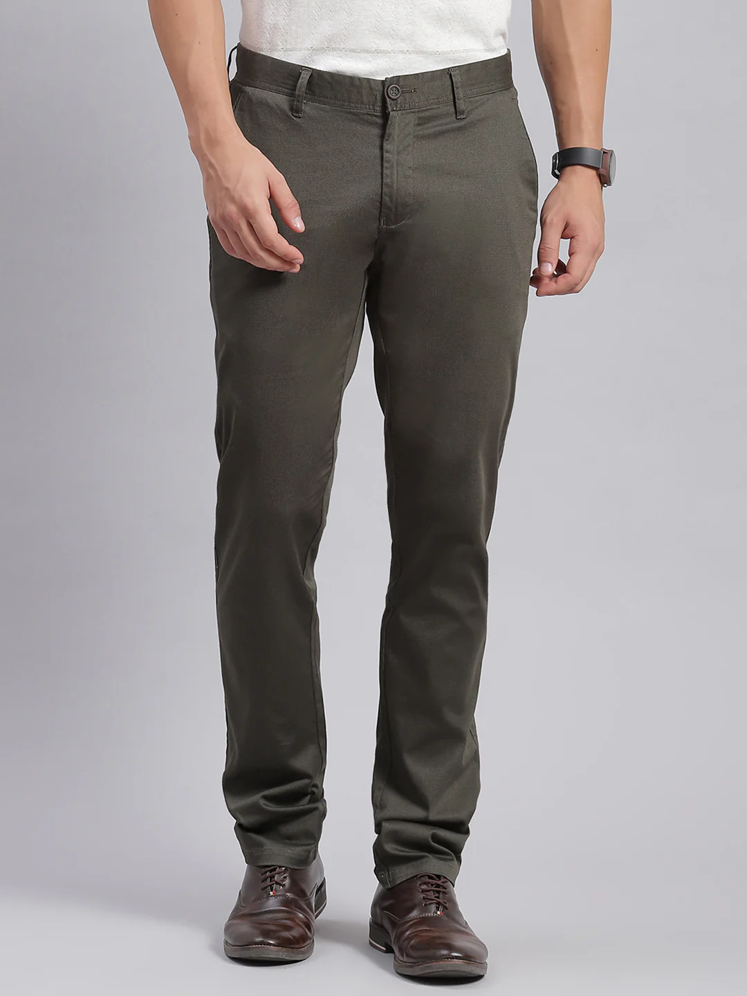Men Olive Solid Regular Fit Trousers - Image 2