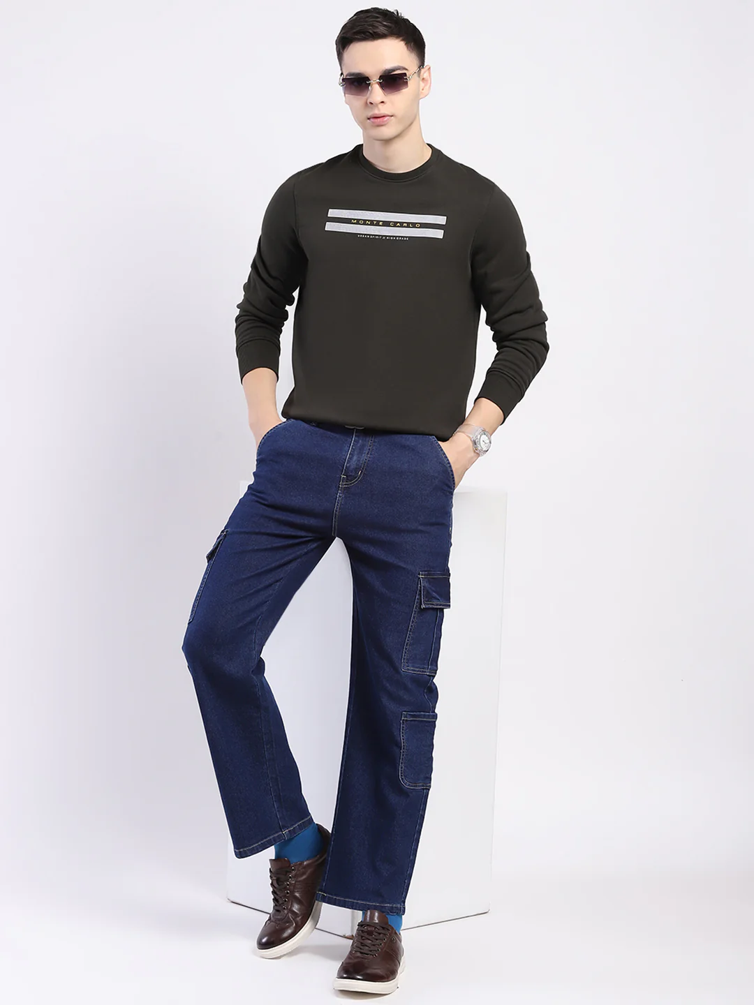 Men Olive Solid Round Neck Full Sleeve Sweatshirt - Image 2