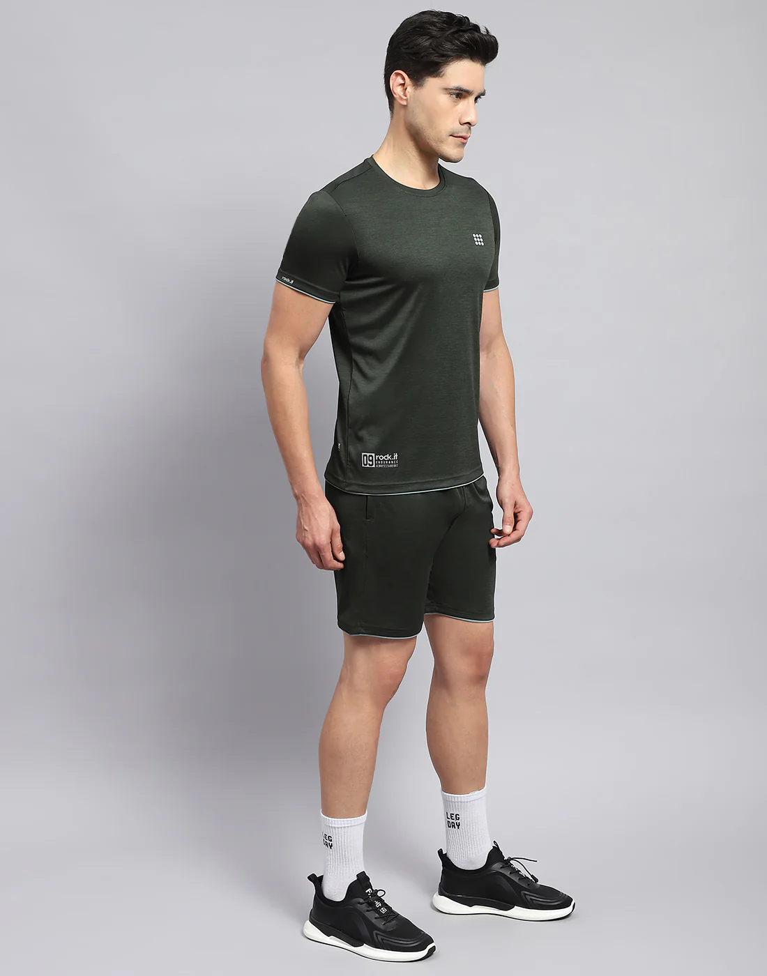 Rock.it Men Olive Solid Round Neck Half Sleeve Short - Image 4