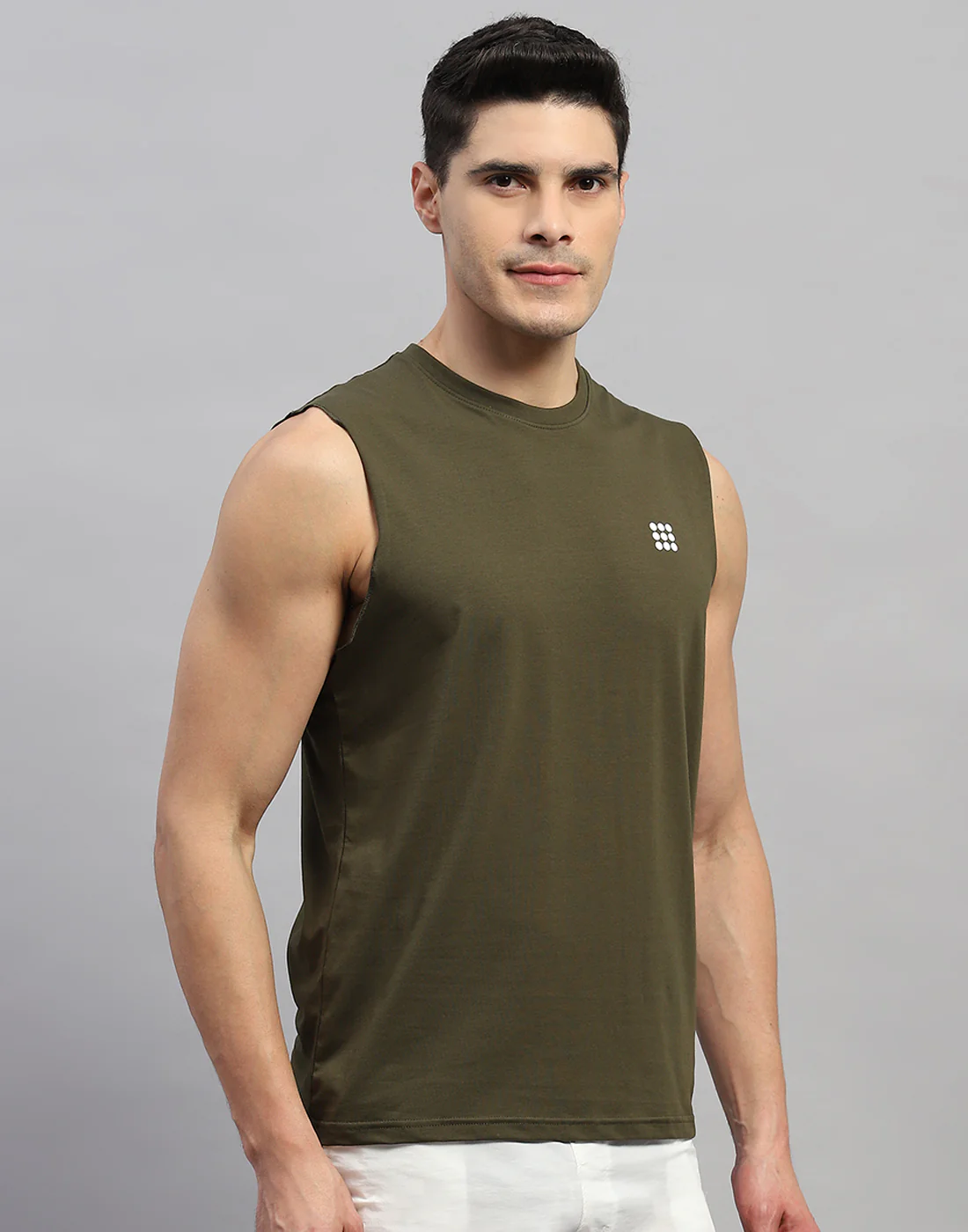 Rock.it Men Olive Solid Round Neck Sleeveless T-Shirt - Image 4