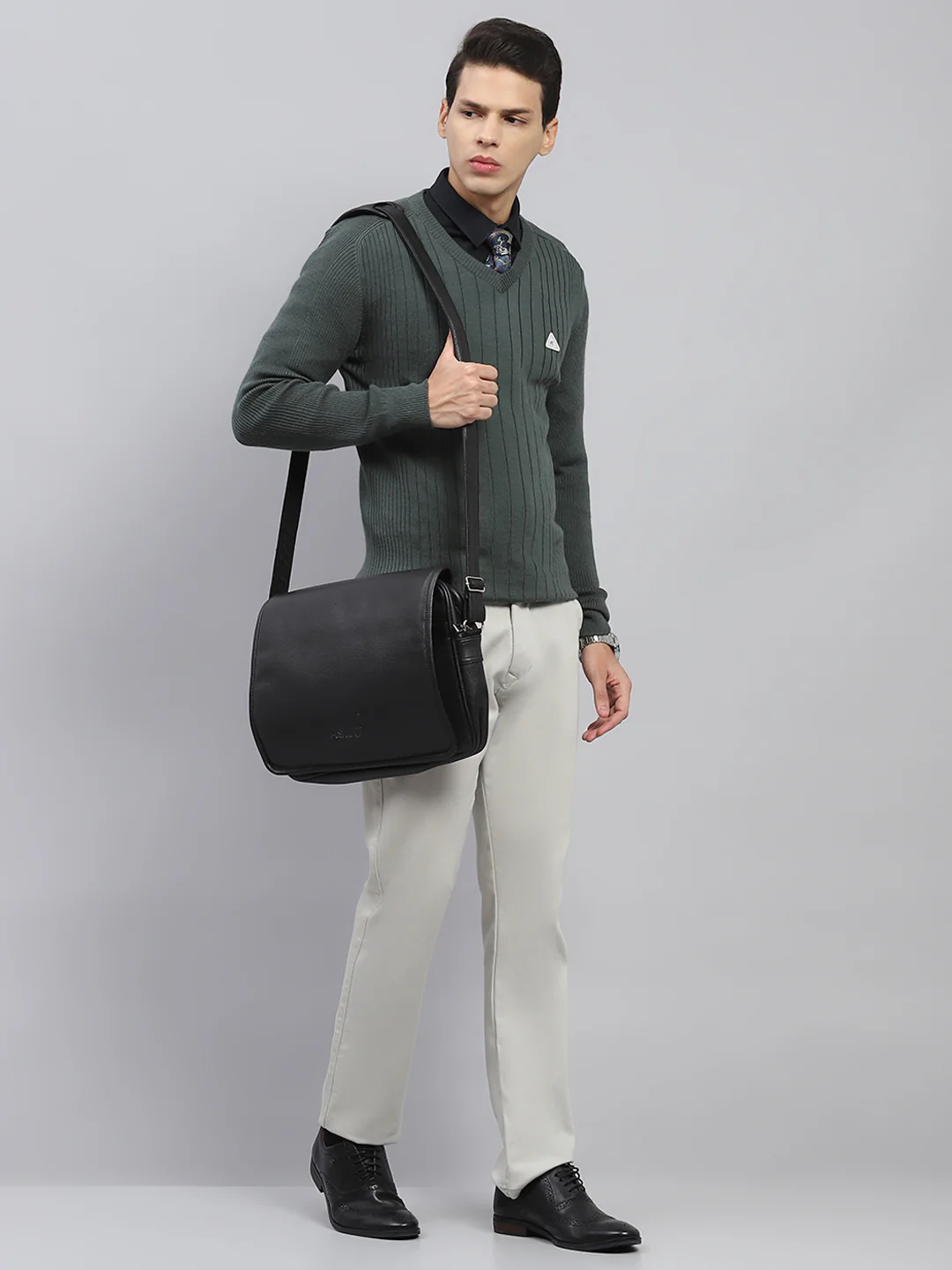 Men Olive Solid V Neck Full Sleeve Pullover - Image 2